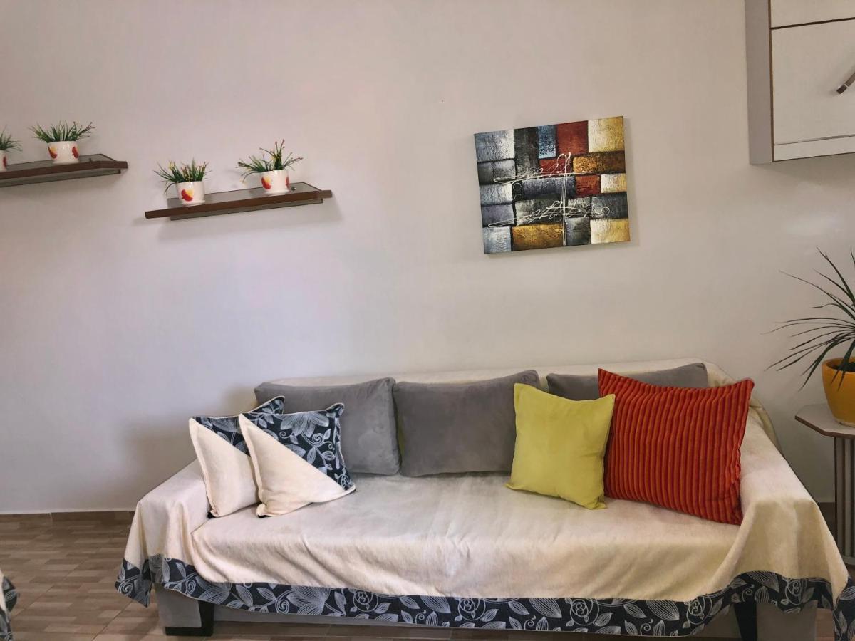 Melina Apartments Sarande Exterior photo