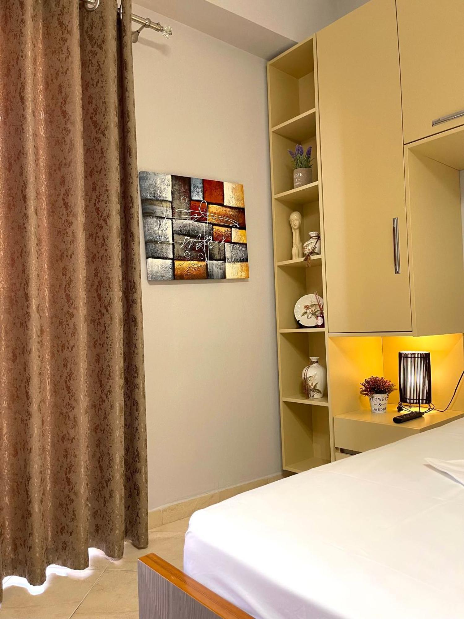 Melina Apartments Sarande Exterior photo